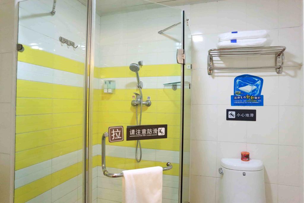 7Days Inn Foshan Zumiao Baihua Plaza חדר תמונה